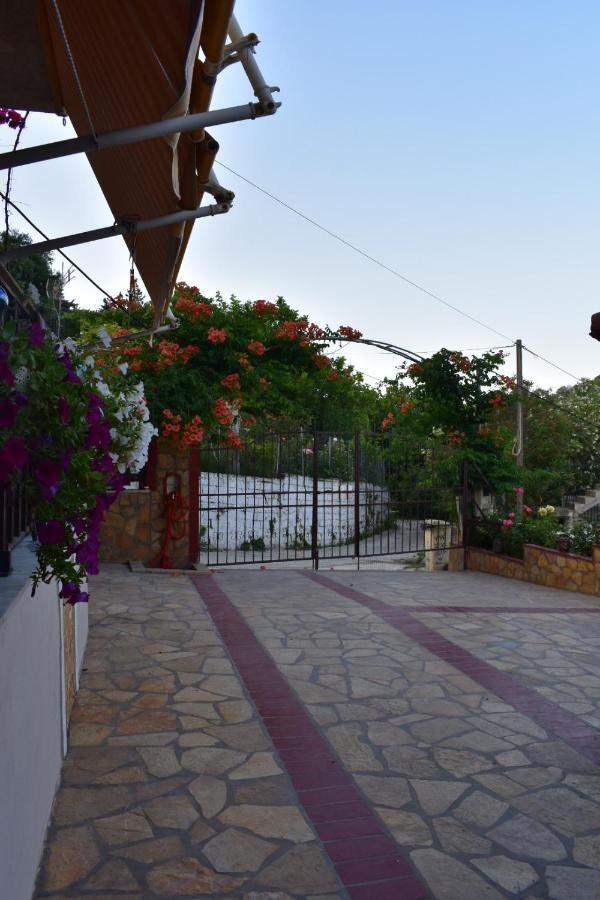 Ferienwohnung Mamas Reas Kato Spilaion Exterior foto