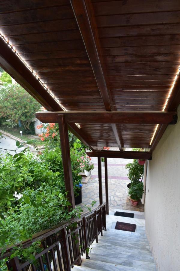 Ferienwohnung Mamas Reas Kato Spilaion Exterior foto